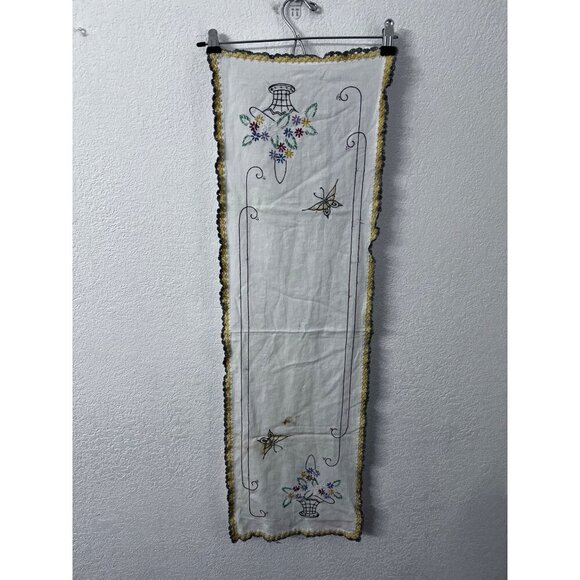 Embroidered flower basket laced edge table runner - Picture 2 of 5